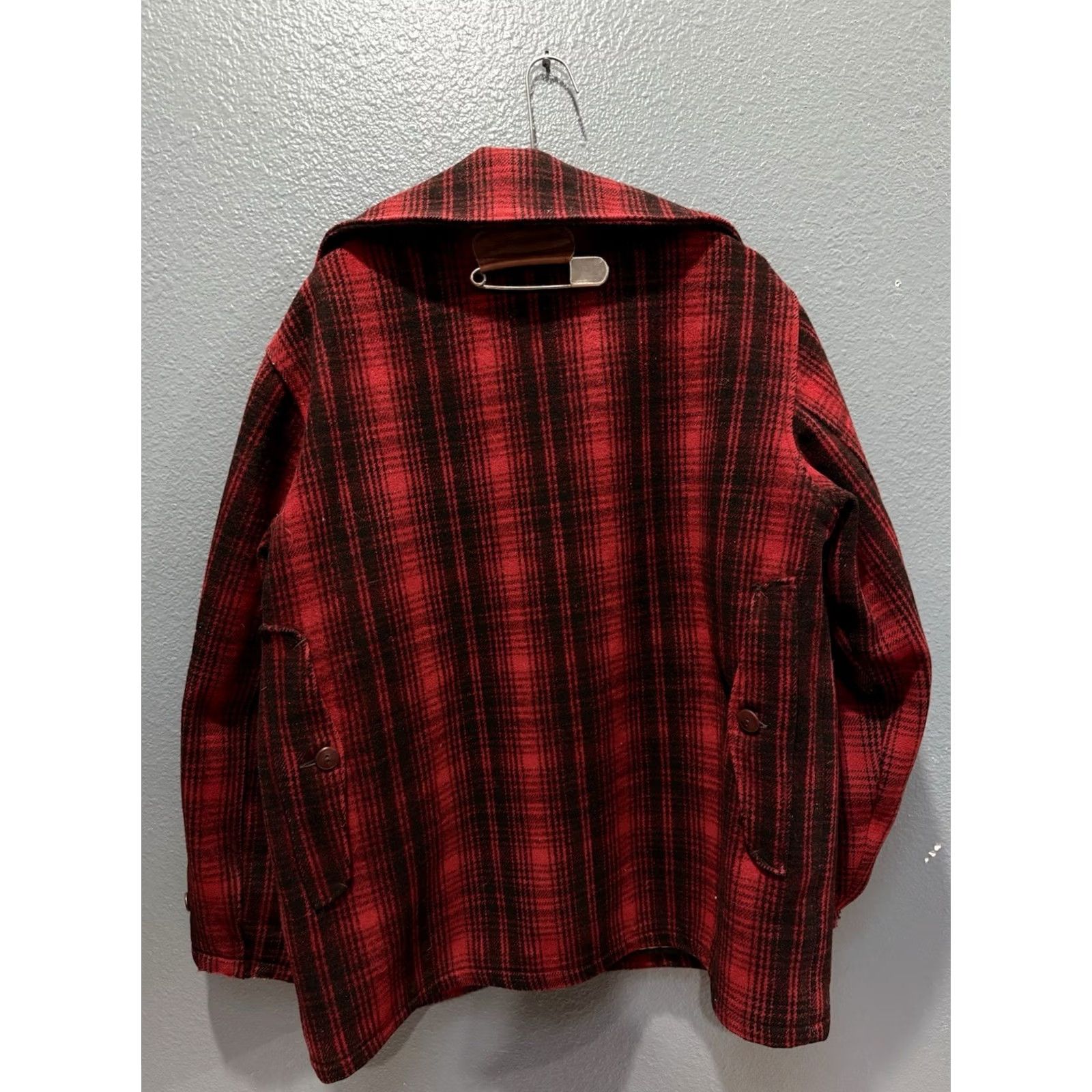 Vintage VINTAGE Woolrich Jacket, Plaid Wool 50’s Button, Men, Size 44, Red, Hunting, 29in, 24in Pit to Pit, 7/10 Condition Size US S / EU 44-46 / 1 - 5 Thumbnail