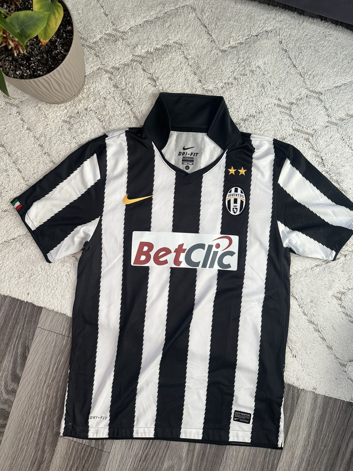 Nike Nike Juventus 2010-2011 Home Jersey Vintage Betclic Size US M / EU 48-50 / 2 - 3 Thumbnail