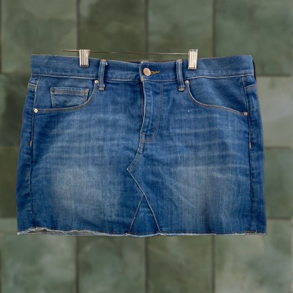 Gap Gap Jean Skirt Casual Mini Womens 29/R Raw Hem Blue Denim American Size 29" - 1 Thumbnail