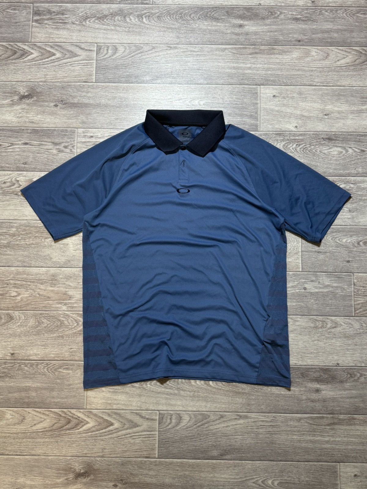 Oakley Oakley Polo Shirt Blue Striped Back Golf Casual Short Sleeve Size US L / EU 52-54 / 3 - 1 Thumbnail
