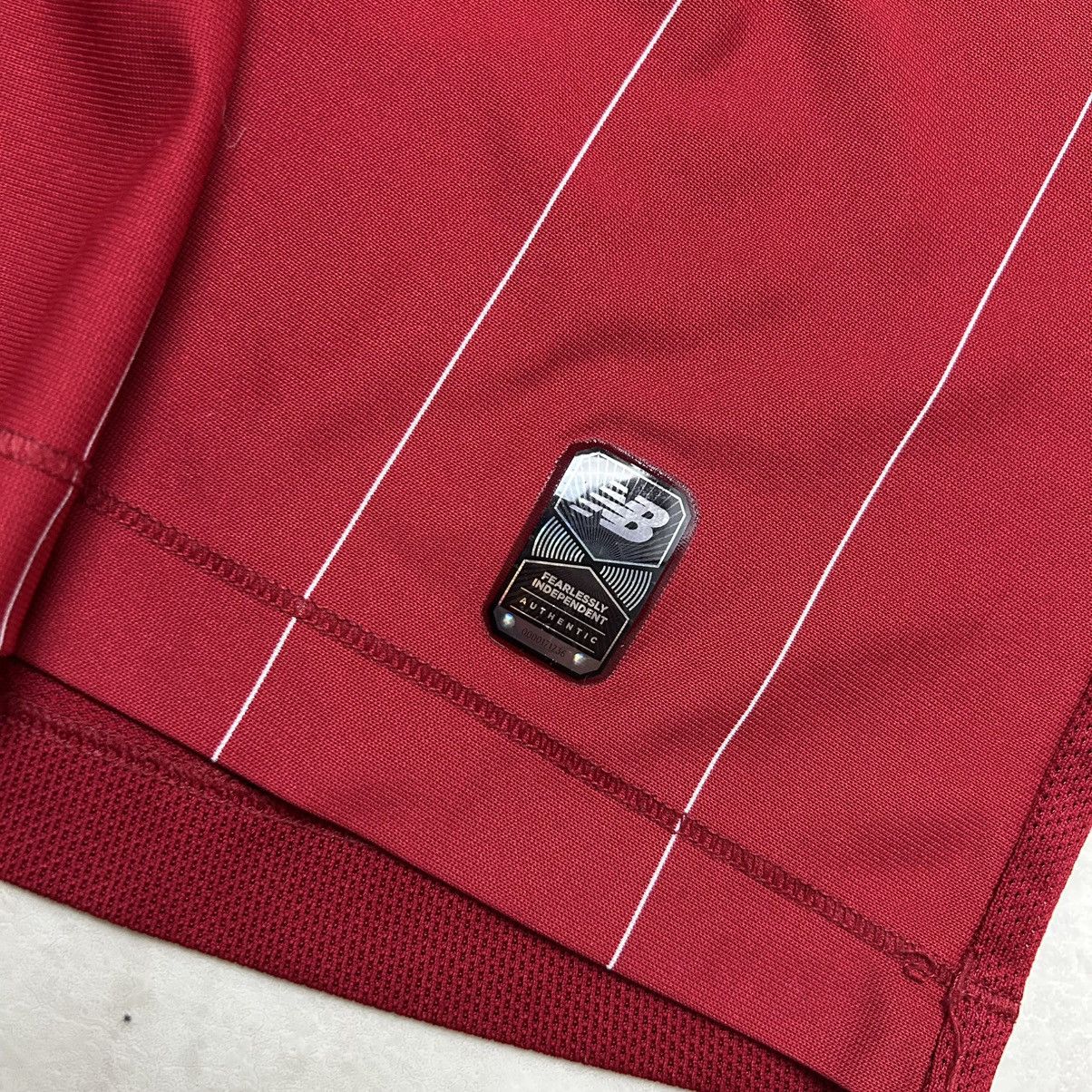 New Balance New Balance Liverpool FC 2019/20 Home Kit Jersey ORIGI 23 Size US S / EU 44-46 / 1 - 11 Thumbnail