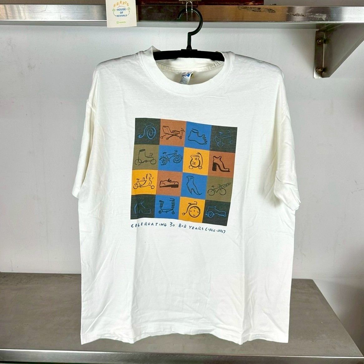 Hanes × Vintage 1996 Butterfield & Robinson Celebrating 30 Years Art Tee Size US L / EU 52-54 / 3 - 1 Thumbnail