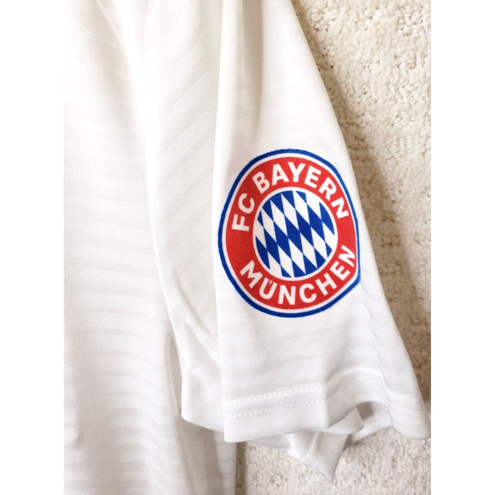 Adidas Adidas Soccer Shirt Jersey M White GPS Logo FC BAYERN MUNCHEN #16 On Back Mens Regular Short Sleeve Jersey Shirt Size US M / EU 48-50 / 2 - 4 Thumbnail