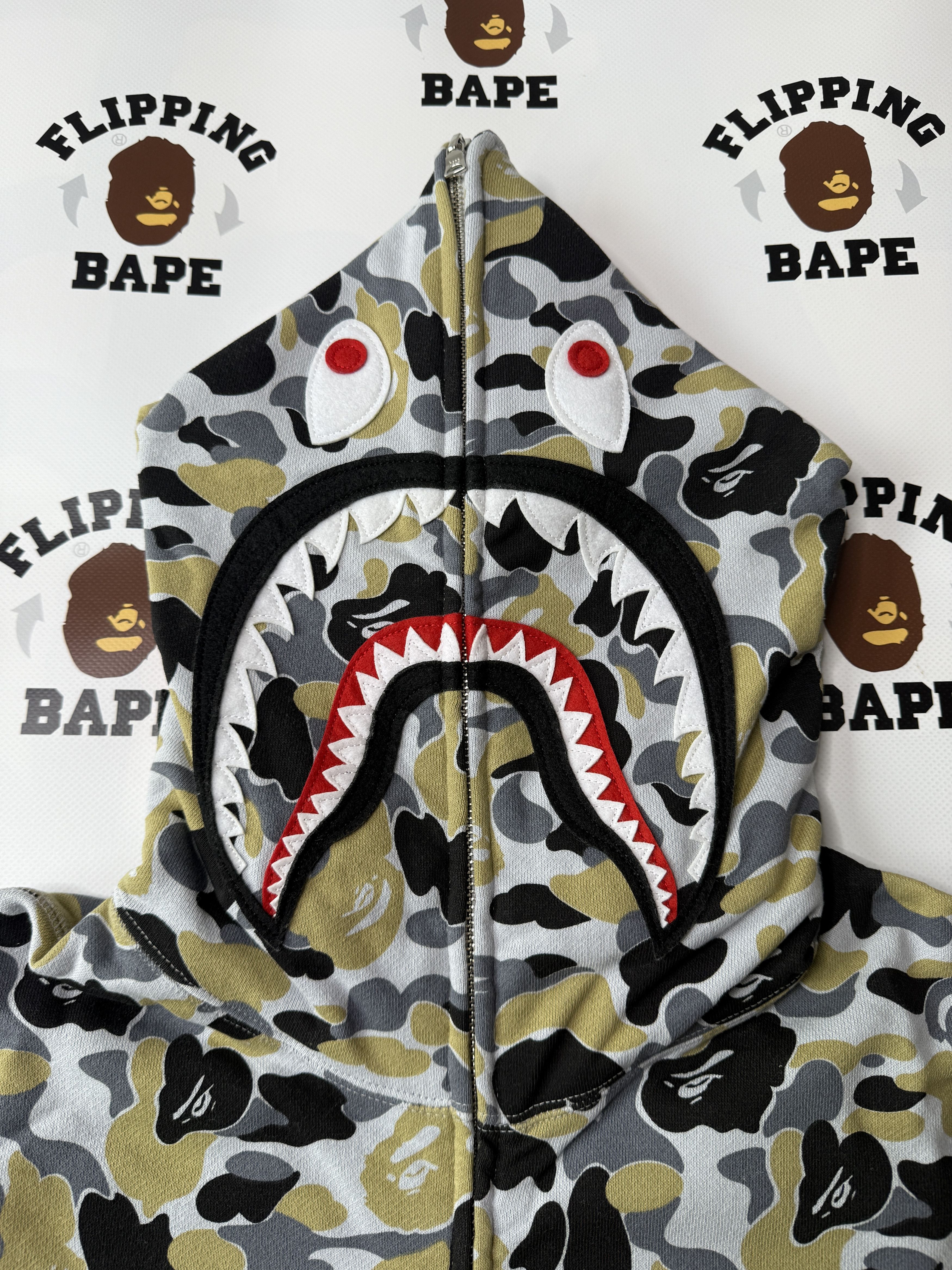 Bape BAPE STORE GINZA SEPARATE SHARK FULL ZIP HOODIE Size US L / EU 52-54 / 3 - 4 Thumbnail