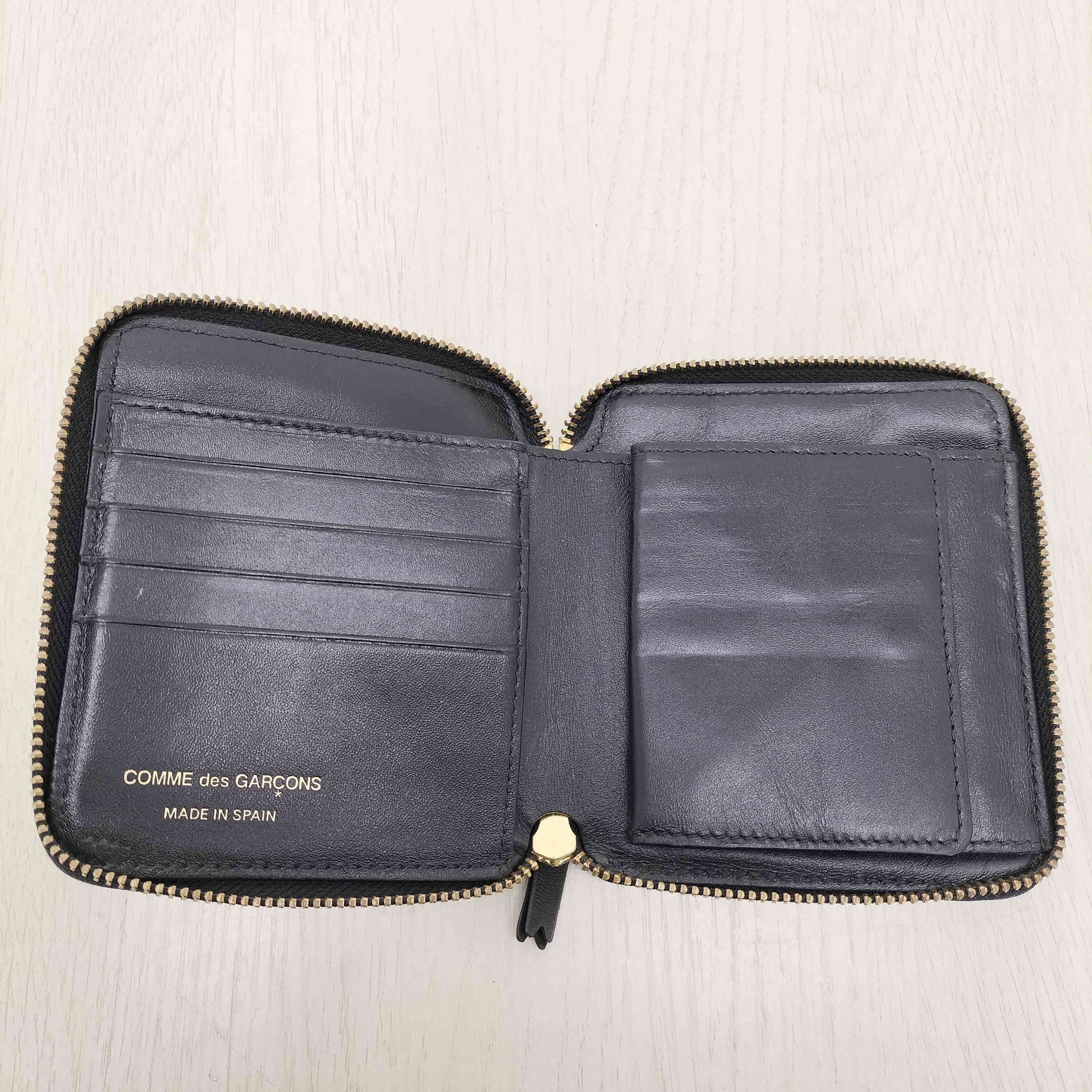 Comme des Garcons Wallet CLASSIC PLAIN Zipper Embossed Logo Inside Black Size ONE SIZE - 4 Thumbnail