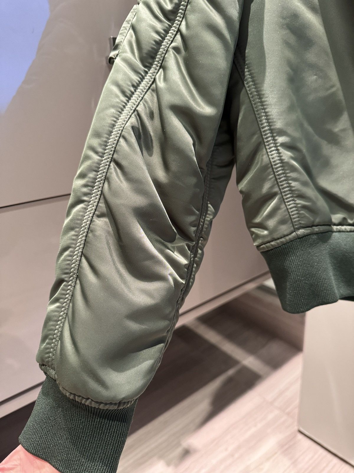 Balenciaga Balenciaga Cropped Olive Green Bomber Jacket Size XS / US 0-2 / IT 36-38 - 6 Thumbnail