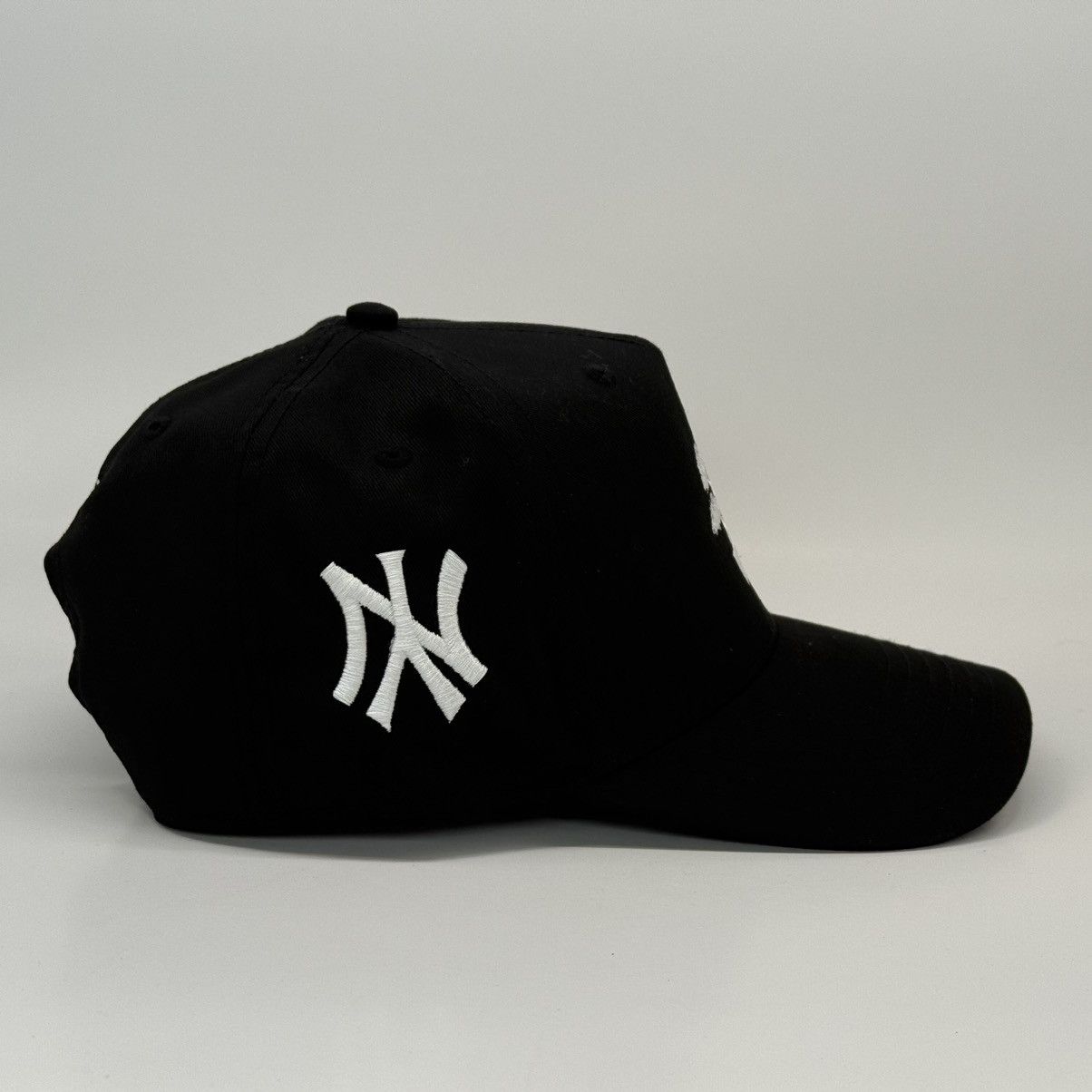 Japanese Brand NY Yankees Bonsai Tree Snapback Hat – Japanese NYC Script Size ONE SIZE - 3 Thumbnail