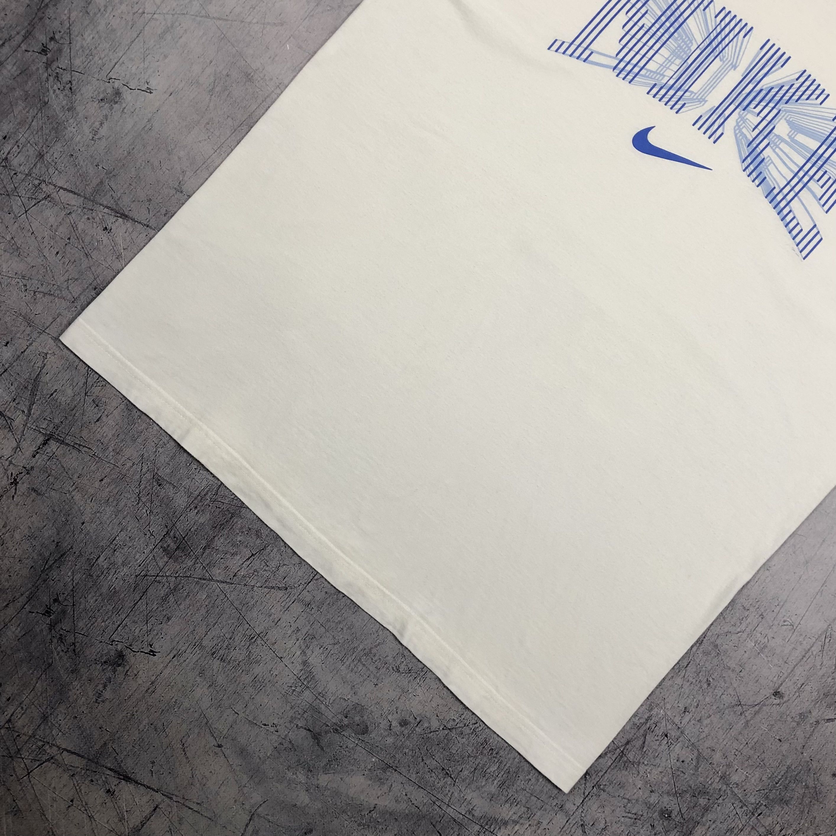 Nike Y2K Nike Arch Graphic Script Logo Swoosh Vintage Tee drill Size US L / EU 52-54 / 3 - 9 Thumbnail
