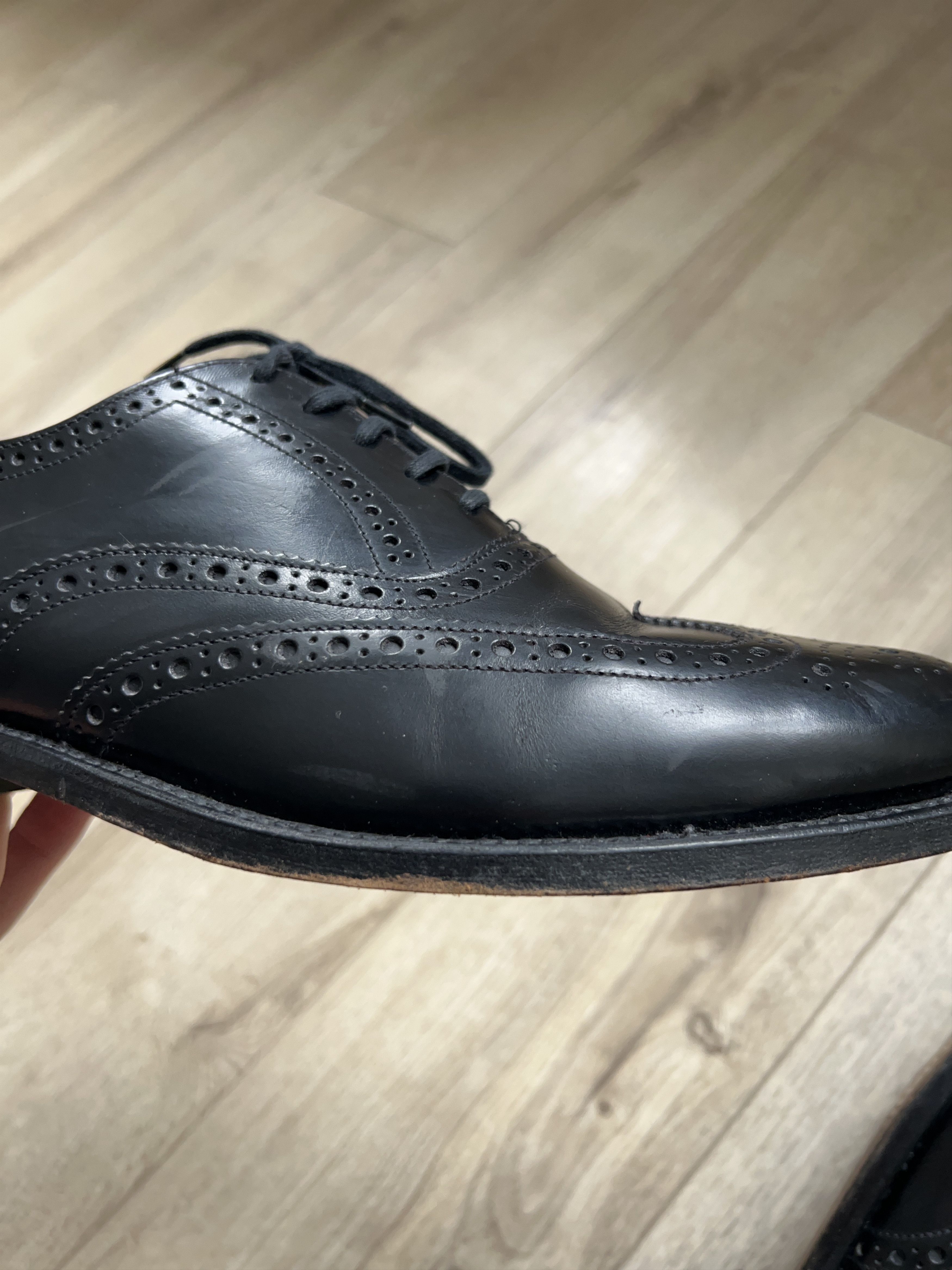 Leather × Loake Mens Shoemakers Black Brogue Shoes Formal Size UK 9 US 10 Size US 10 / EU 43 - 8 Thumbnail