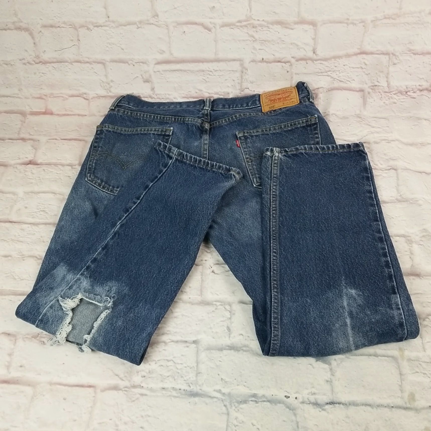 Denime VINTAGE Levi Strauss & CO. 505 Jeans Denim Blue 34W 28L Tapered Distressed Mens Regular 5-Pocket Zip Rise Mid Inseam 28in Size US 34 / EU 50 - 2 Thumbnail