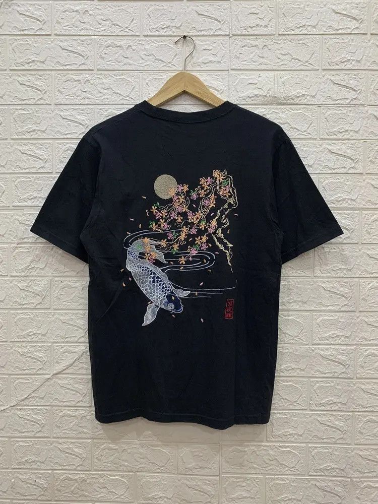 Japanese Brand Sukajan embroidered Koi pocket t shirt Size US M / EU 48-50 / 2 - 1 Thumbnail
