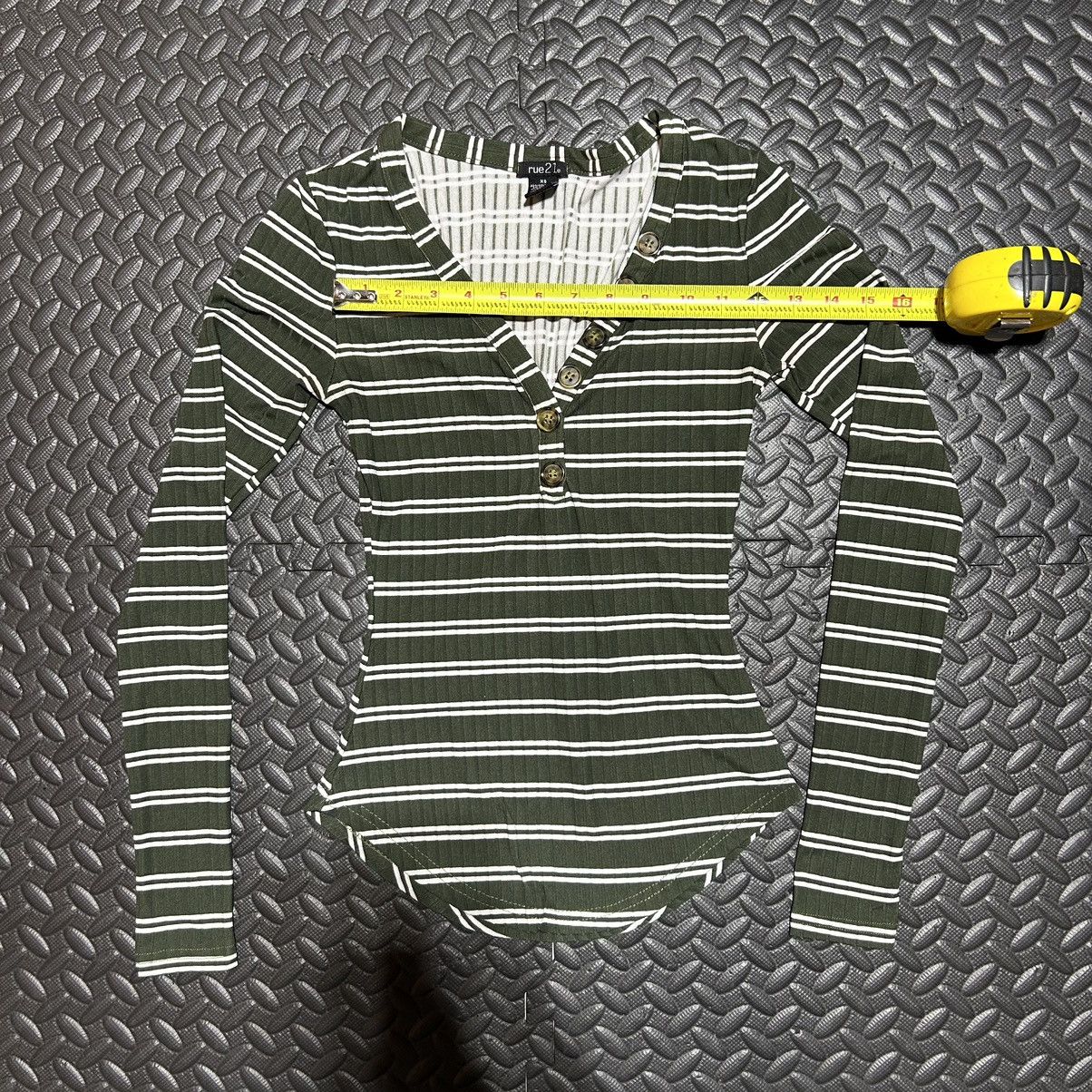 rue21 Rue 21 Blouse Henley Women’s XS Olive Green Striped Button Size XS / US 0-2 / IT 36-38 - 6 Thumbnail