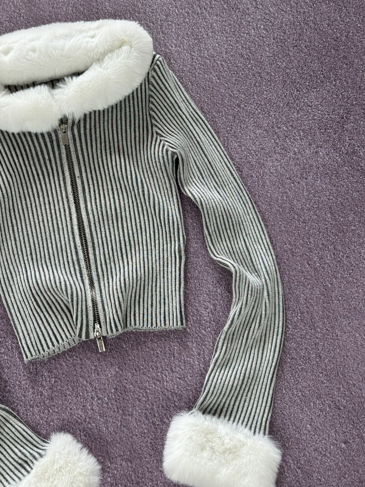 Japanese Brand 00s Aesthetic Goth Slim Ribbed Faux Fur Glamour Sweater Size M / US 6-8 / IT 42-44 - 5 Thumbnail