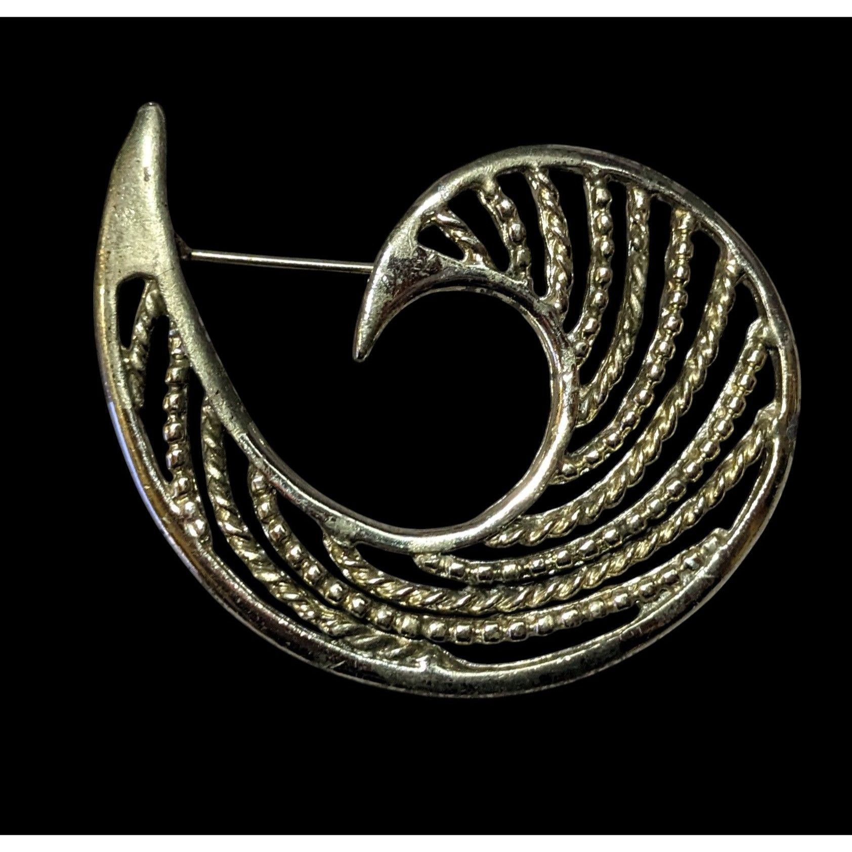 Other Vintage Gold Tone Textured Ocean Wave Brooch Size ONE SIZE - 1 Thumbnail