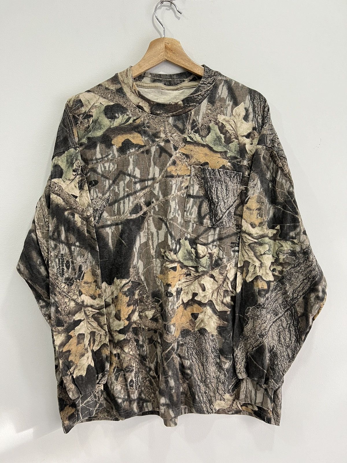 Vintage Vintage Real Tree Camo Longsleeve Shirt mossy oaks crewneck Size US XL / EU 56 / 4 - 1 Thumbnail
