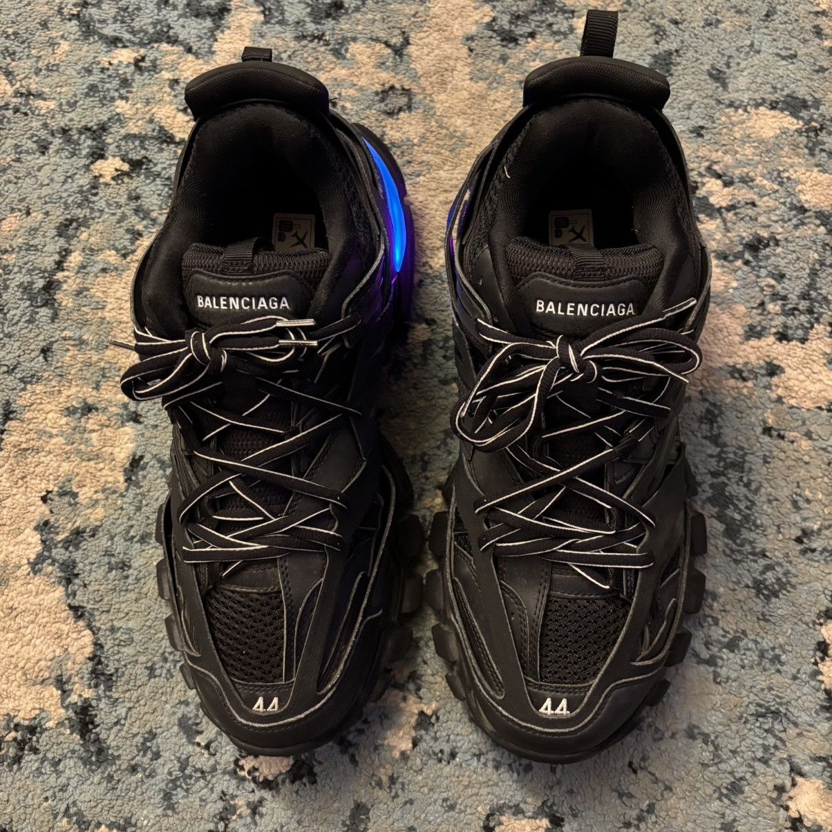 Balenciaga Balenciaga Track LED Sneaker Size 44 (11US) Worn Lightly Size US 11 / EU 44 - 3 Thumbnail