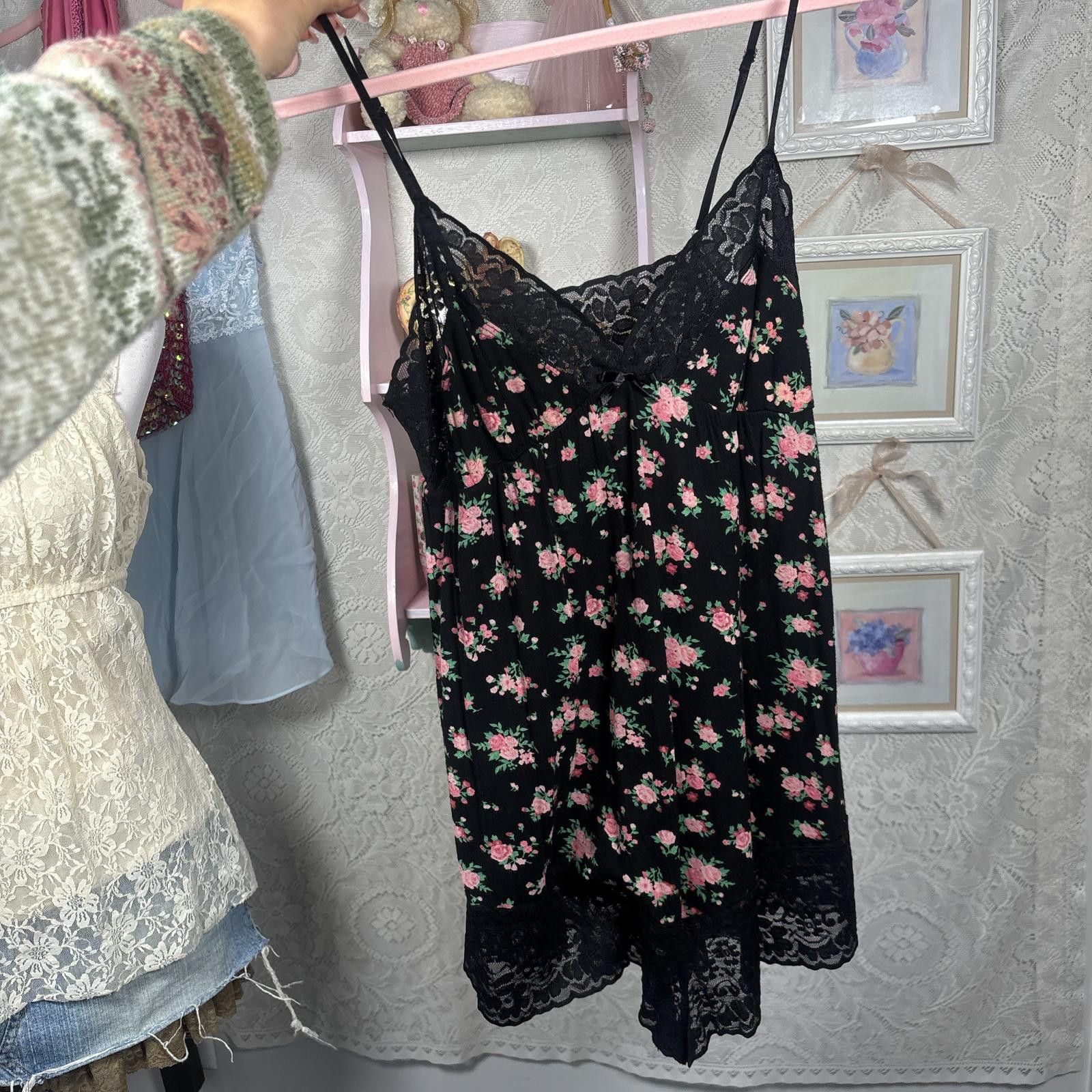 Forever 21 vintage forever 21 floral lace romper Size 28" / US 6 / IT 42 - 2 Thumbnail