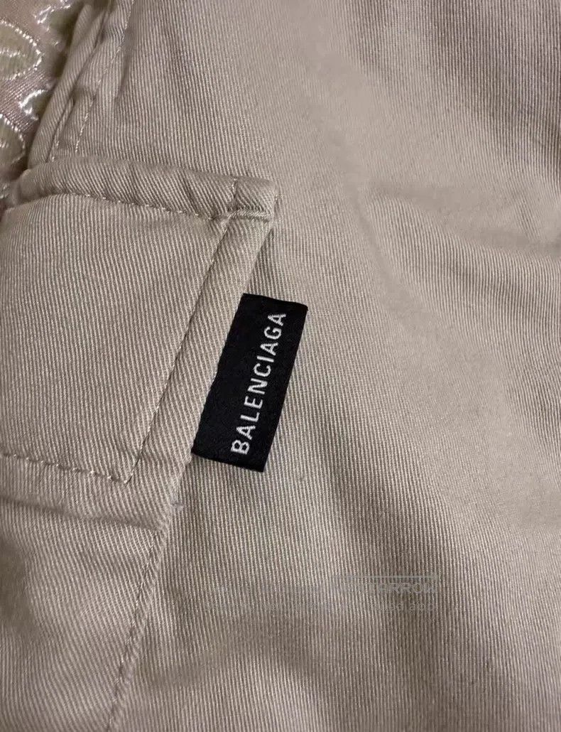 Balenciaga Balenciaga Cargo shorts, khaki, size 46 Size US 30 / EU 46 - 4 Thumbnail