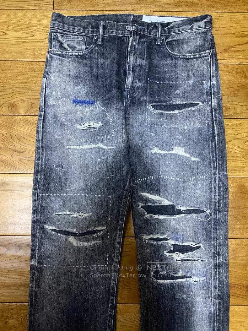 Neighborhood Neighborhood size M jeans Size US 27 - 3 Thumbnail