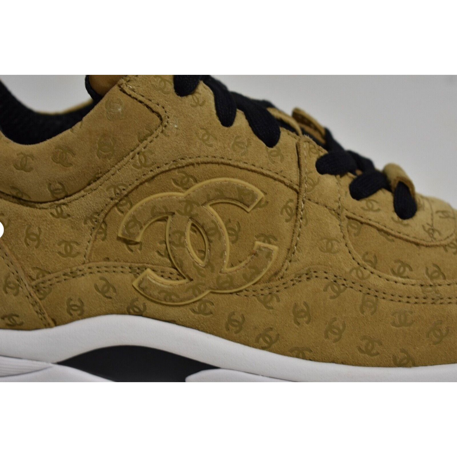 Chanel 22A Printed CC Logo White Flat Runner Trainer Sneaker 38.5 Size US 8.5 / IT 38.5 - 3 Thumbnail
