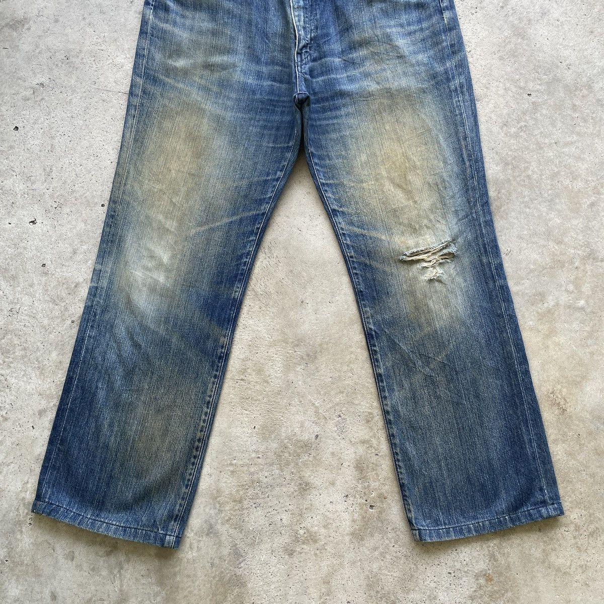 Japanese Brand Vintage Japanese Rusty Wash Distressed Faded Jeans Pants W32 Size US 32 / EU 48 - 4 Thumbnail