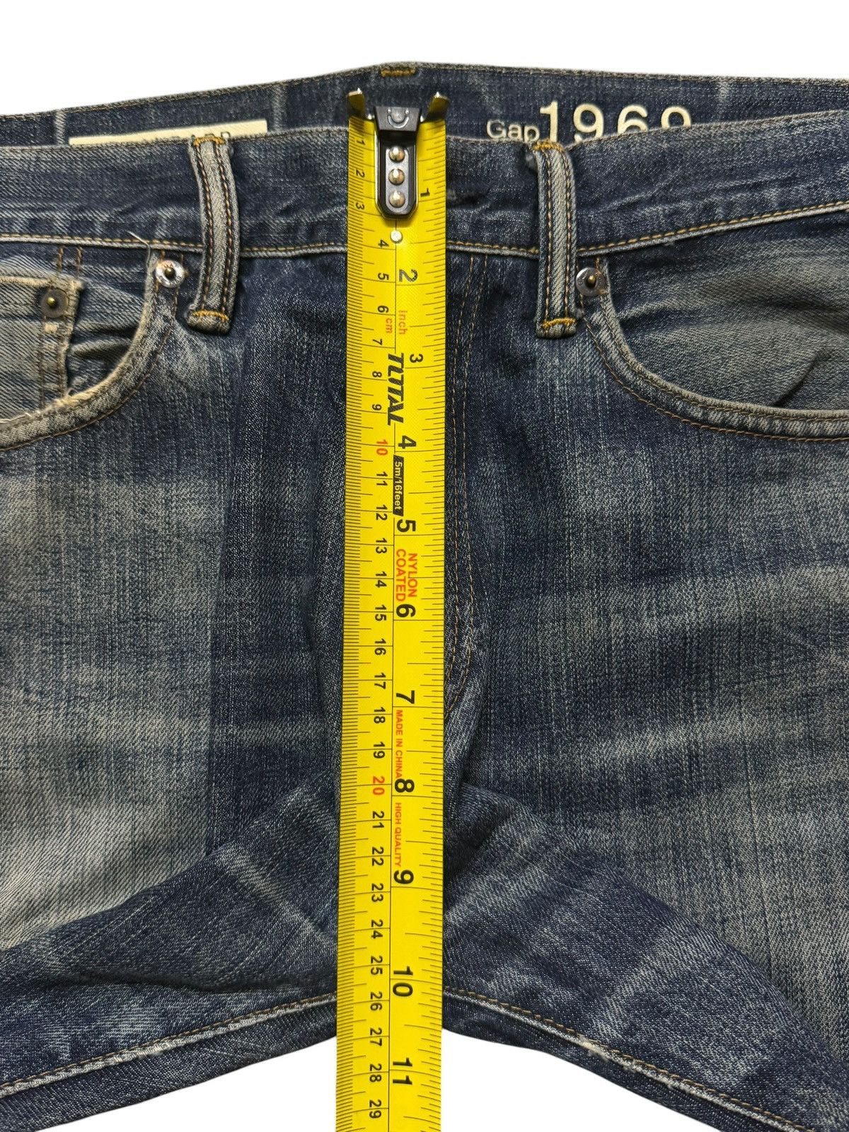 Uniqlo Vintage Y2K Gap Classic Blue Faded Wash Distress Jeans Size US 33 - 10 Thumbnail