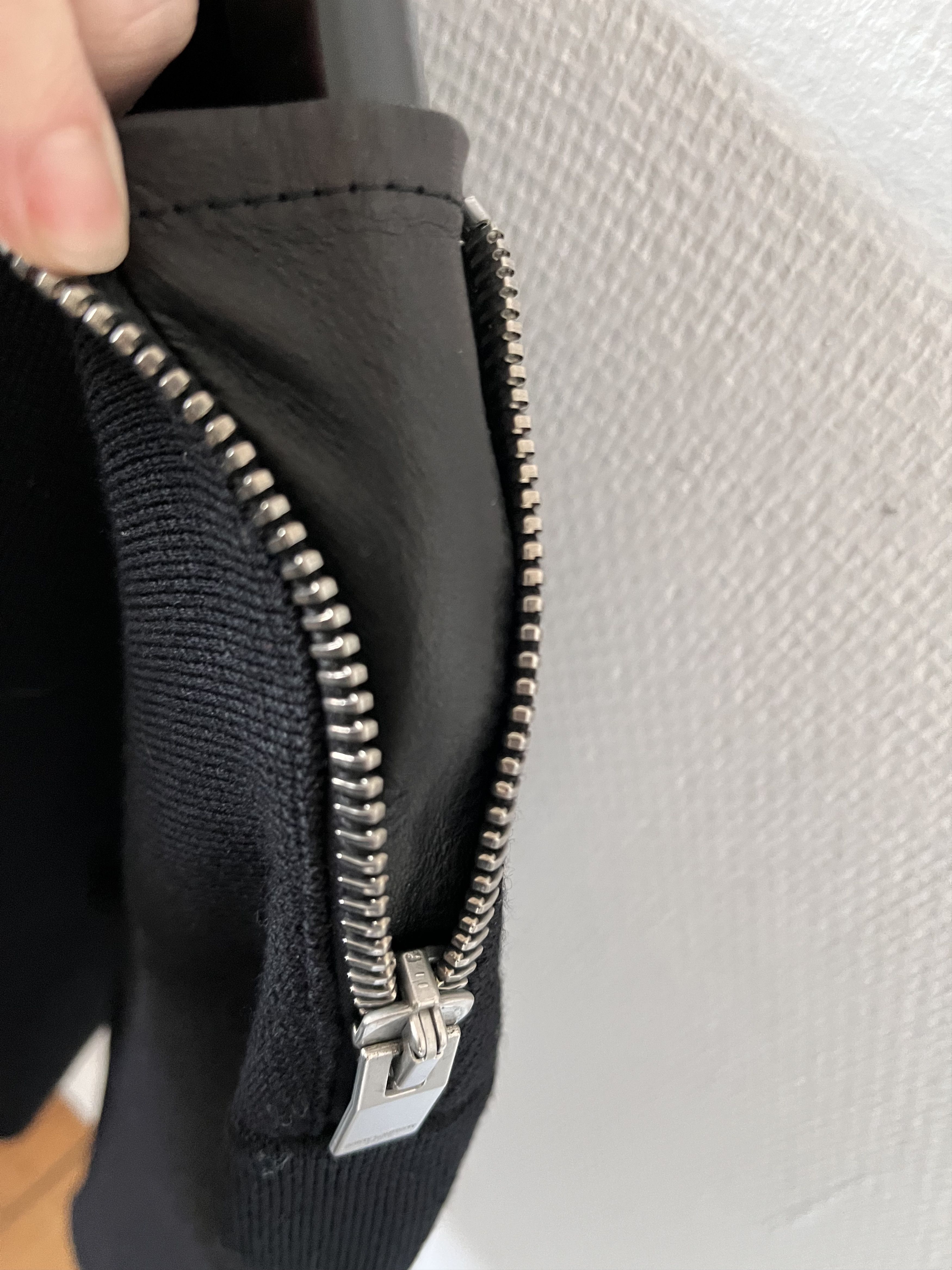 Saint Laurent Paris Saint Laurent Hedi Slimane Zip Shoulder Sweater Size US M / EU 48-50 / 2 - 4 Thumbnail