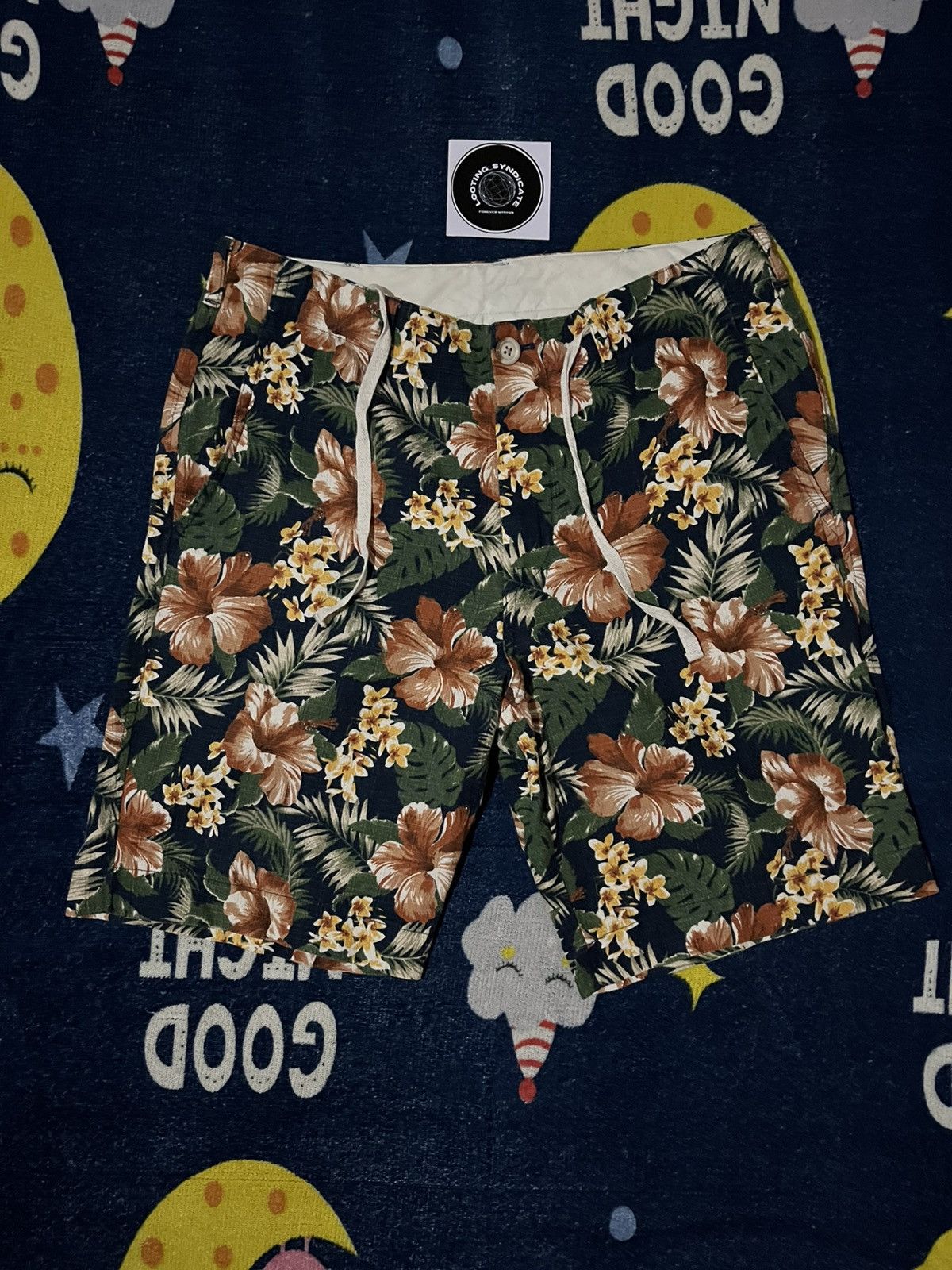 BEAUTY&YOUTH 🔥Beauty & Youth United Arrows Floral Design Short Pants Size US 32 / EU 48 - 1 Thumbnail