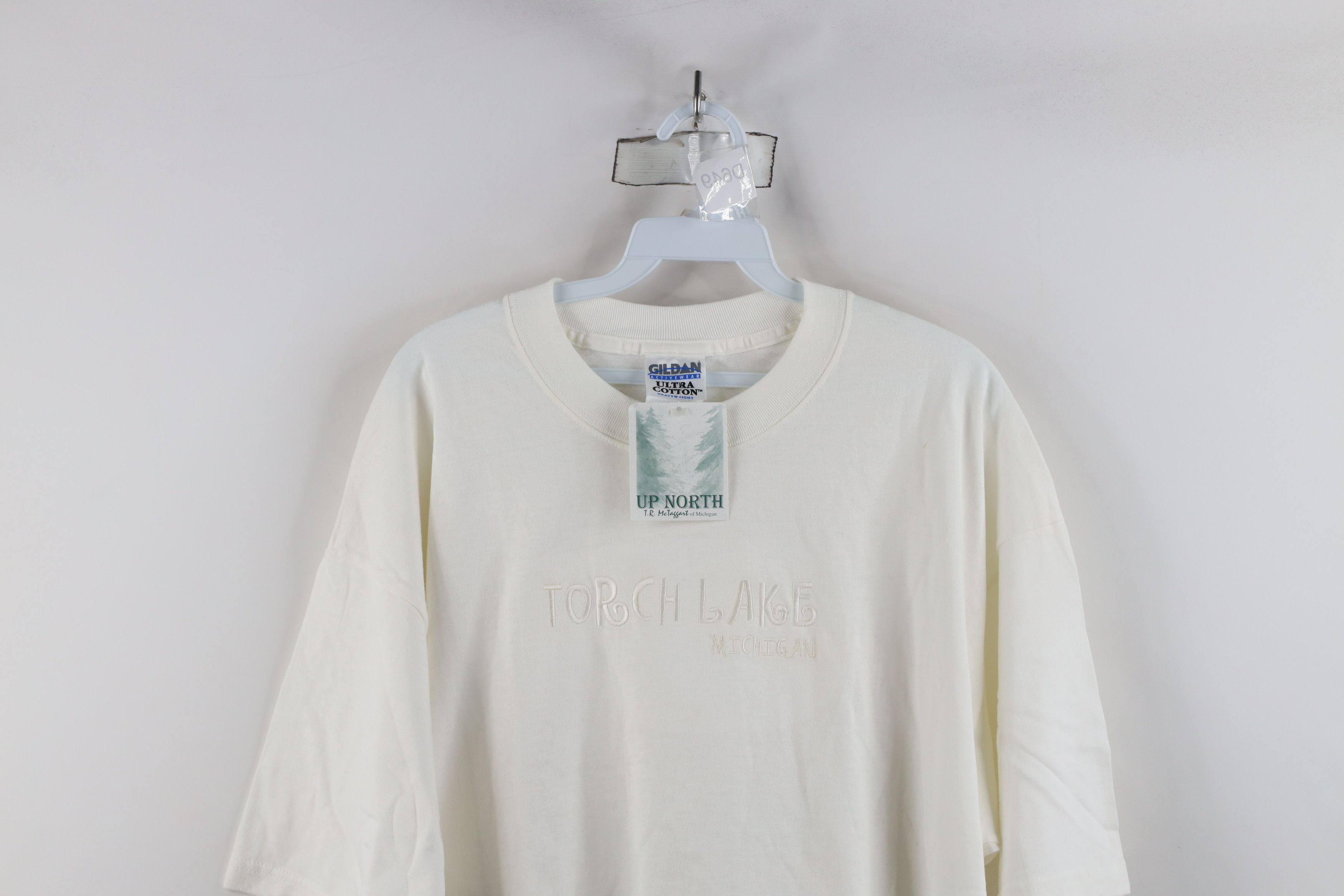 Vintage Deadstock Vintage 90s Streetwear Torch Lake Michigan T-Shirt Size US XL / EU 56 / 4 - 2 Thumbnail