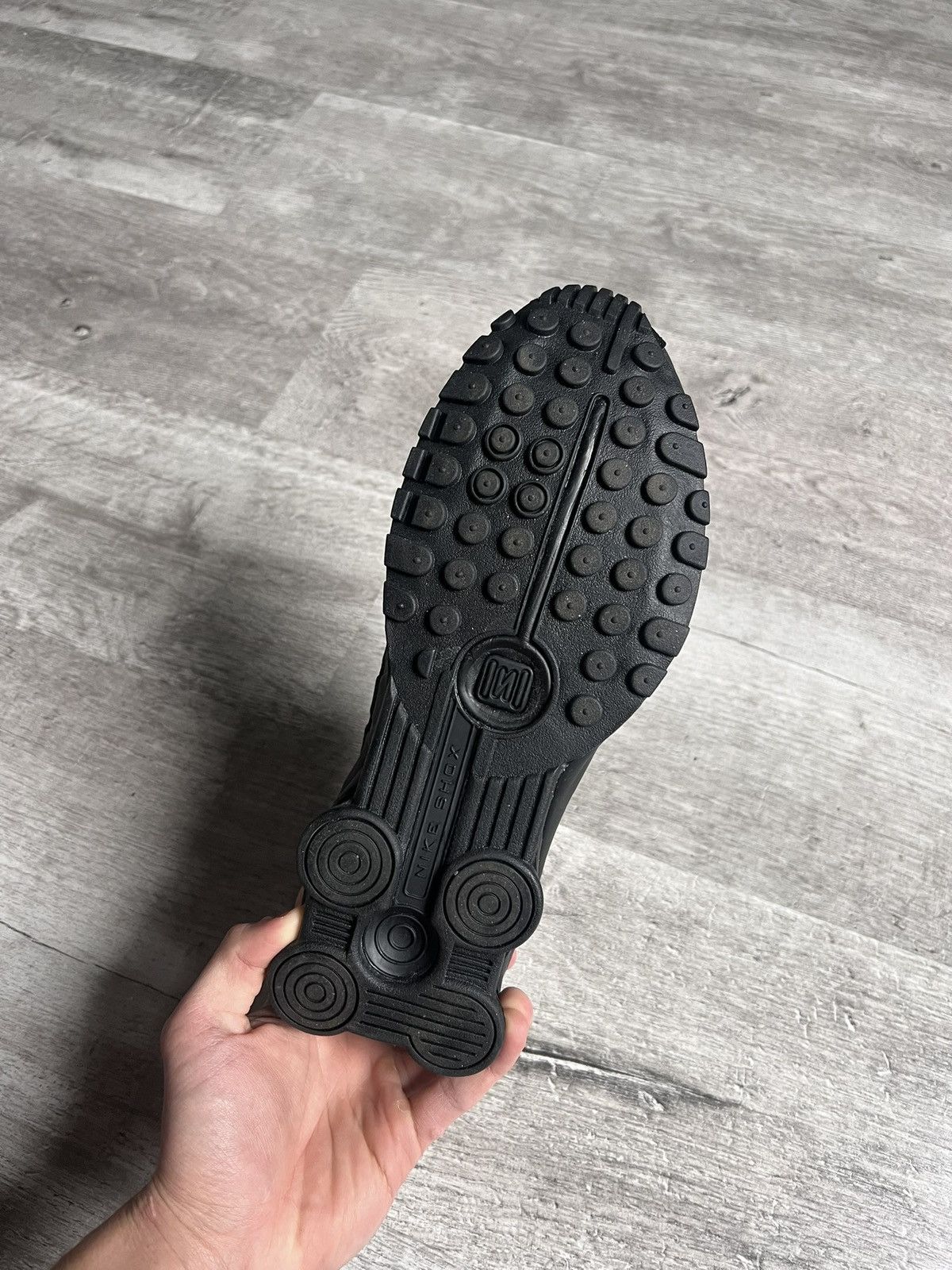 Nike Nike Shox R4 Triple Black Matte Size US 8 / EU 41 - 10 Thumbnail