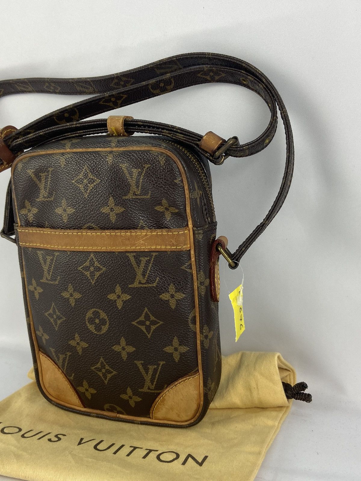 Louis Vuitton Aithentic Louis Vuitton monogram Danube crossbody Size ONE SIZE - 2 Thumbnail
