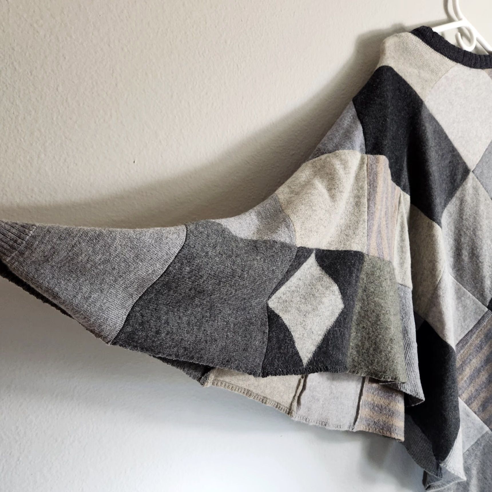 Eddie Bauer VINTAGE Eddie Bauer Patchwork Wool Cashmere Sweater Poncho OSFM Women’s Knits Bohemian City Equestrian Pony? Size ONE SIZE - 3 Thumbnail
