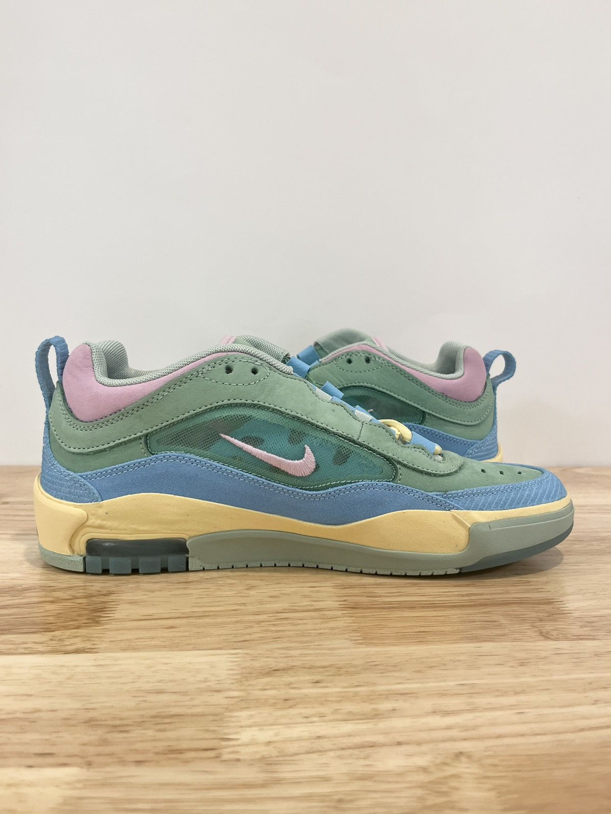 Nike Nike SB x Verdy Air Max Ishod Wair Visty HF4074-400 Size US 10.5 / EU 43-44 - 7 Thumbnail