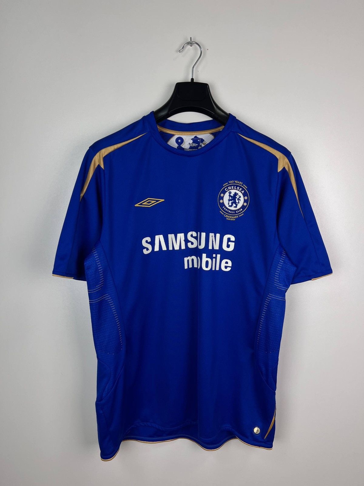 Other Chelsea 2005/06 home jersey t-shirts size XL Size US XL / EU 56 / 4 - 1 Thumbnail