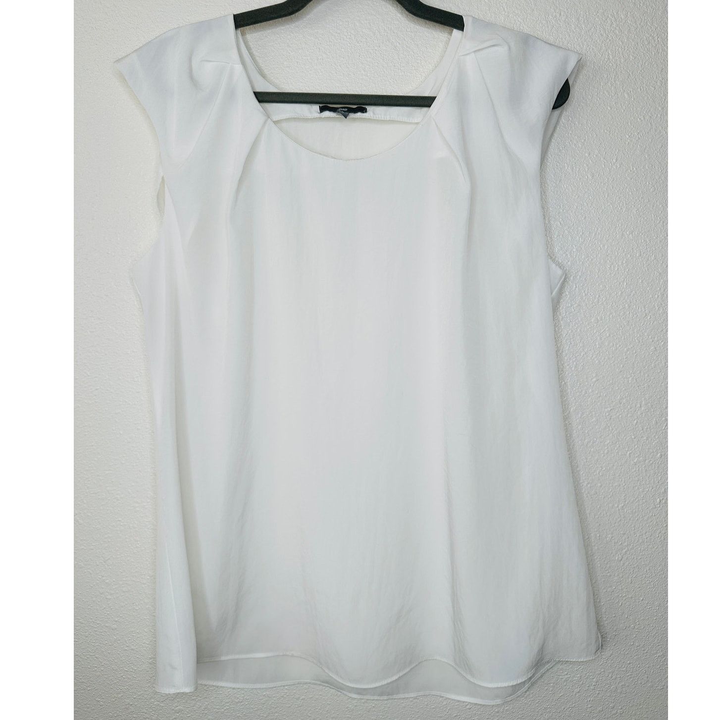 Gap Gap Off White Pleated Shoulder Cap Sleeve Round Neck Blouse Size L / US 10 / IT 46 - 1 Thumbnail