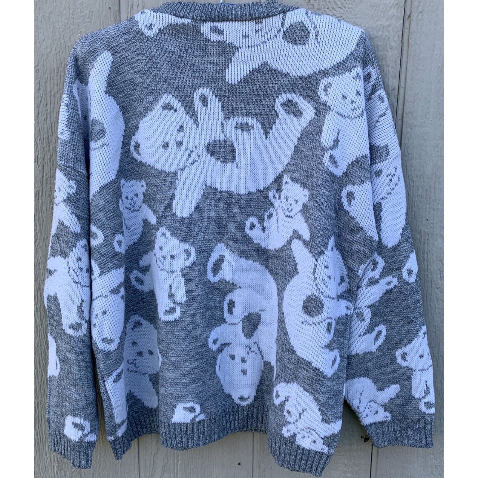 Vintage vintage Teddy Bear sweater acrylic gray white 80s 90s fairy kei XXL 2XL Classic Essentials Regular Girls Womens Mens (see pics) Size XXL / US 16-18 / IT 52-54 - 2 Thumbnail