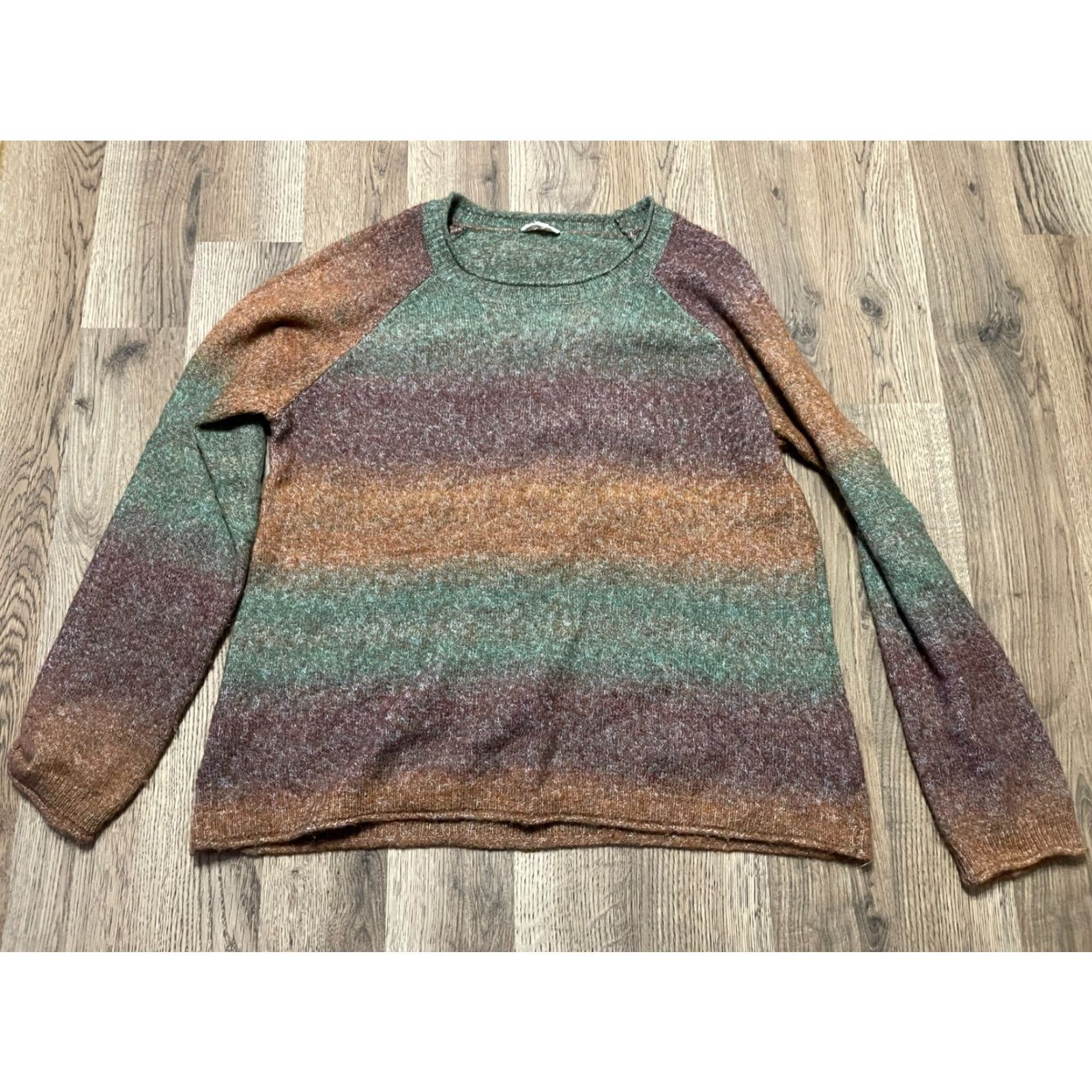 Vintage Hem & Thread Sweater Women's Size Medium Pullover Striped Long Sleeve Round Neck Red Green Orange Casual Fall Spring Summer Womens Size M / US 6-8 / IT 42-44 - 2 Thumbnail