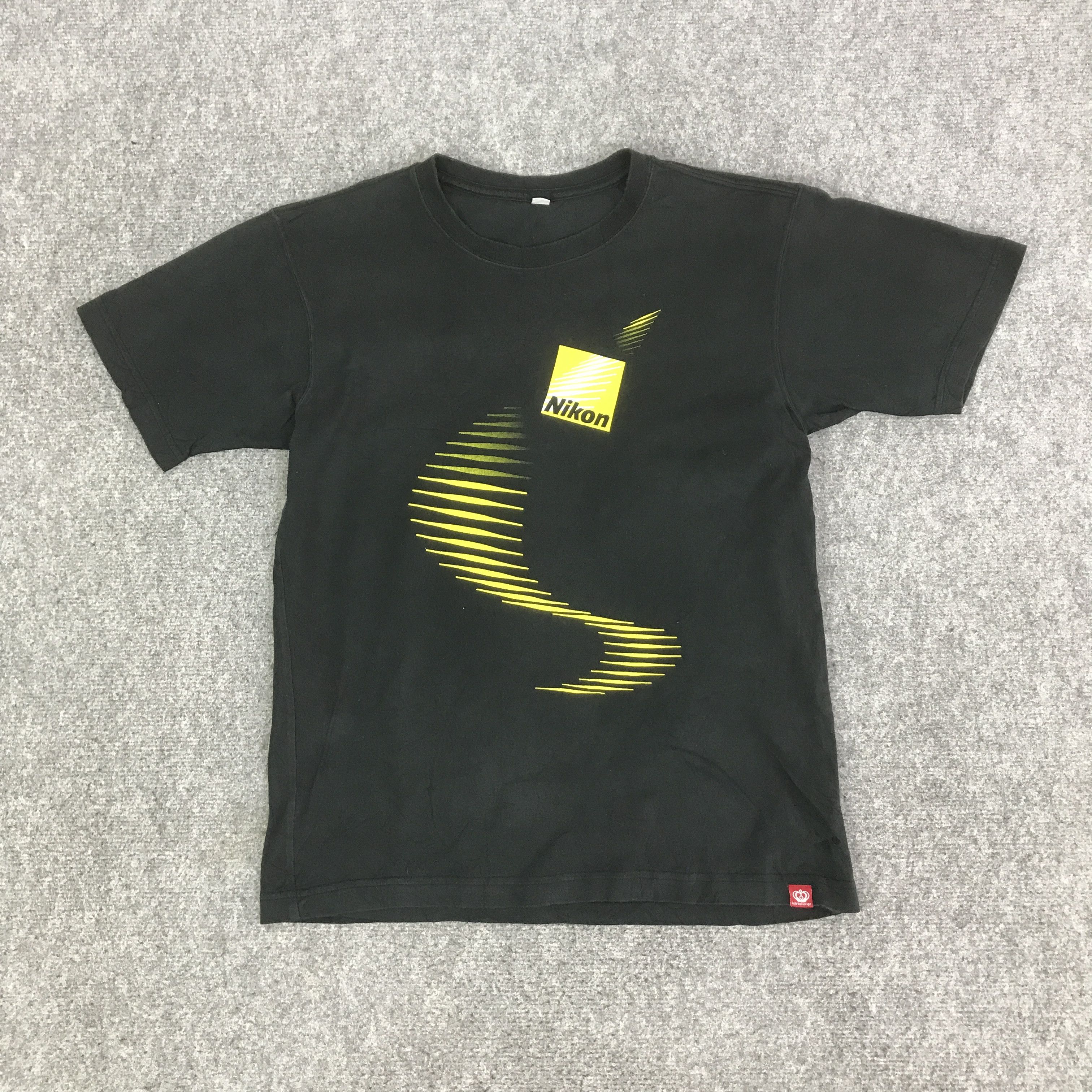 Uniqlo Y2K NIKON X GRM BLACK FADED T-SHIRT K93B35 Size US M / EU 48-50 / 2 - 1 Thumbnail