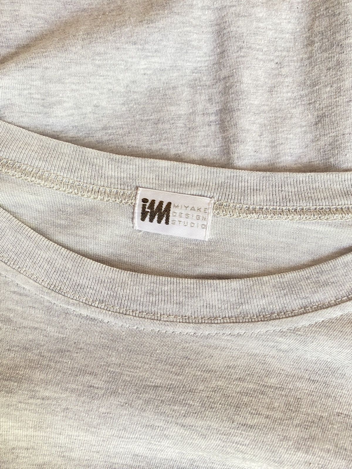 Issey Miyake IM MIYAKE Light Gray Crew Neck Short-Sleeve T-Shirt Size US L / EU 52-54 / 3 - 3 Thumbnail