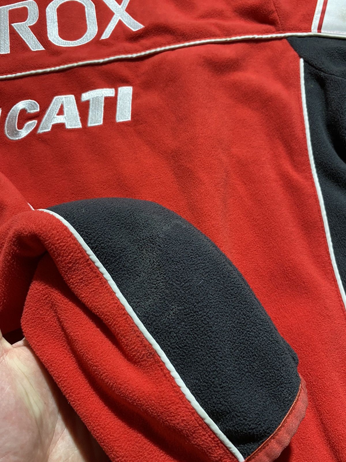 Vintage DUCATI VINTAGE RACING FLEECE Size US L / EU 52-54 / 3 - 13 Thumbnail