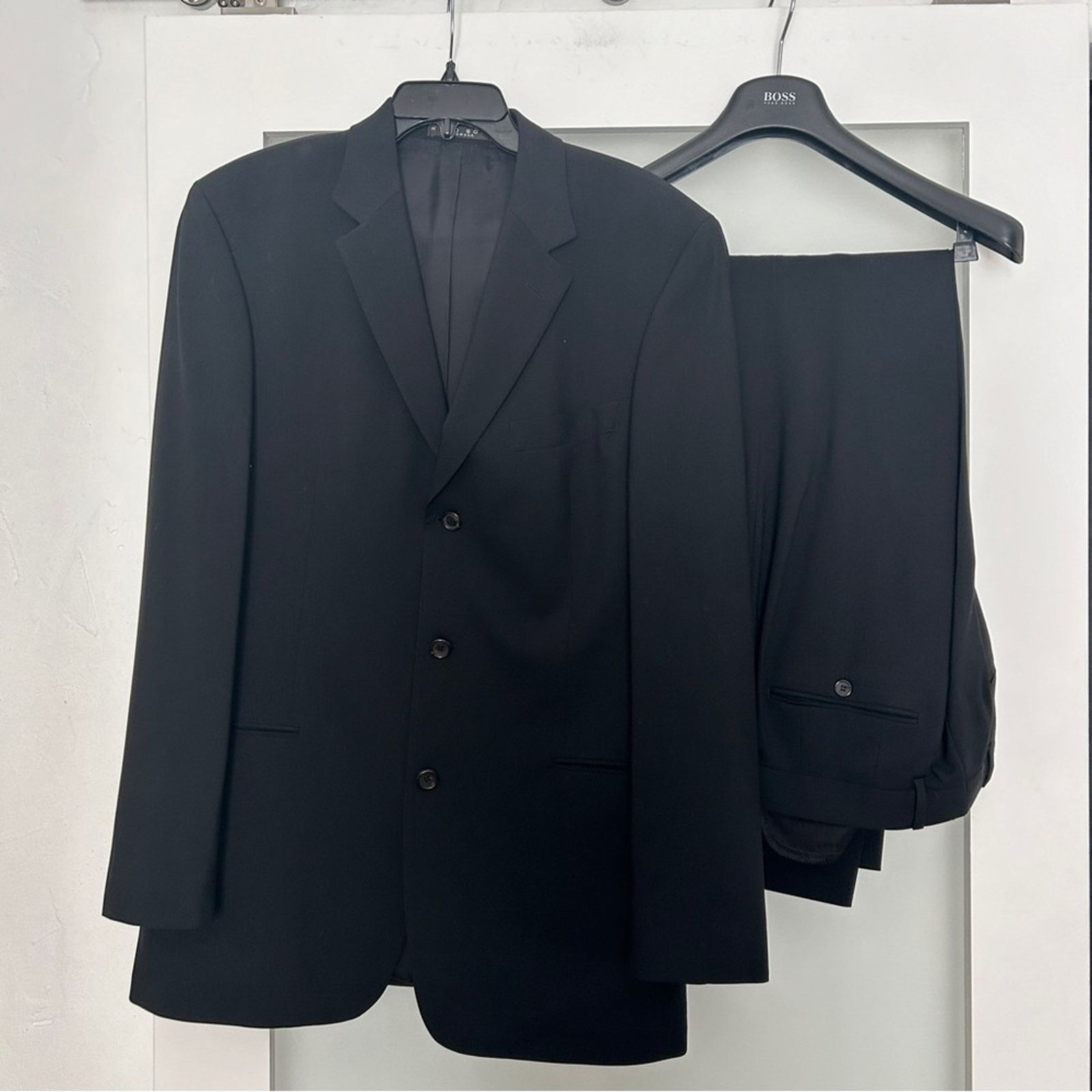 Hugo Boss Hugo Boss black dress suit 2 piece set with pants 42L Size 42L - 2 Thumbnail