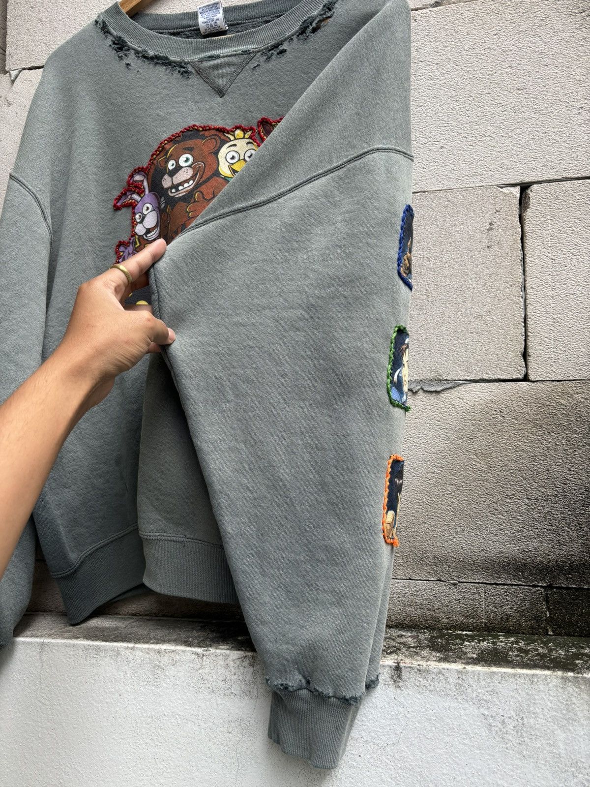 Vintage 1 of 1 Custom Freddy X Street Fighter Thrashed Sweatshirt Size US L / EU 52-54 / 3 - 8 Thumbnail