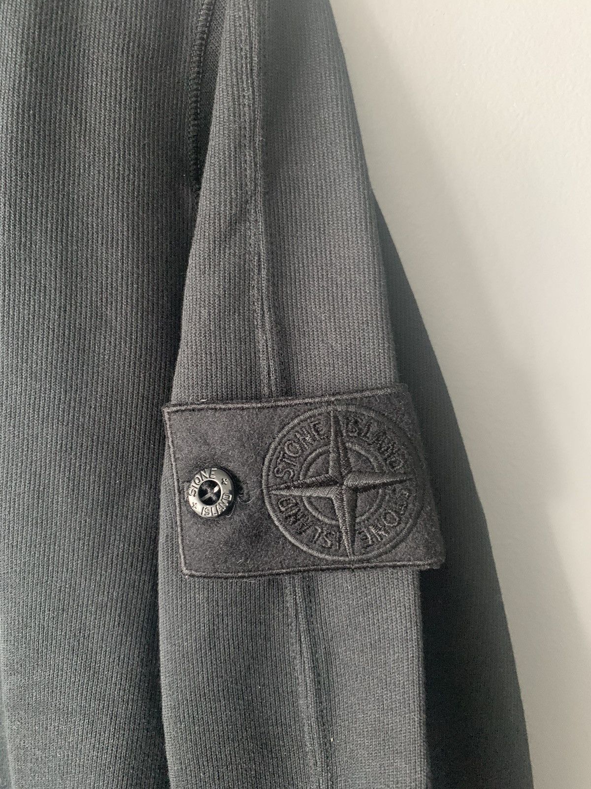 Stone Island Stone Island Ghost Badge Sweater Size US M / EU 48-50 / 2 - 2 Thumbnail