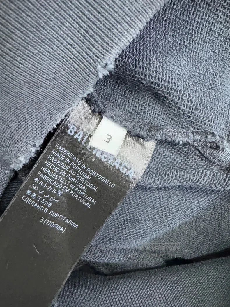 Balenciaga Balenciaga Logo Oversized Ripped Hoodie. Size US M / EU 48-50 / 2 - 9 Thumbnail