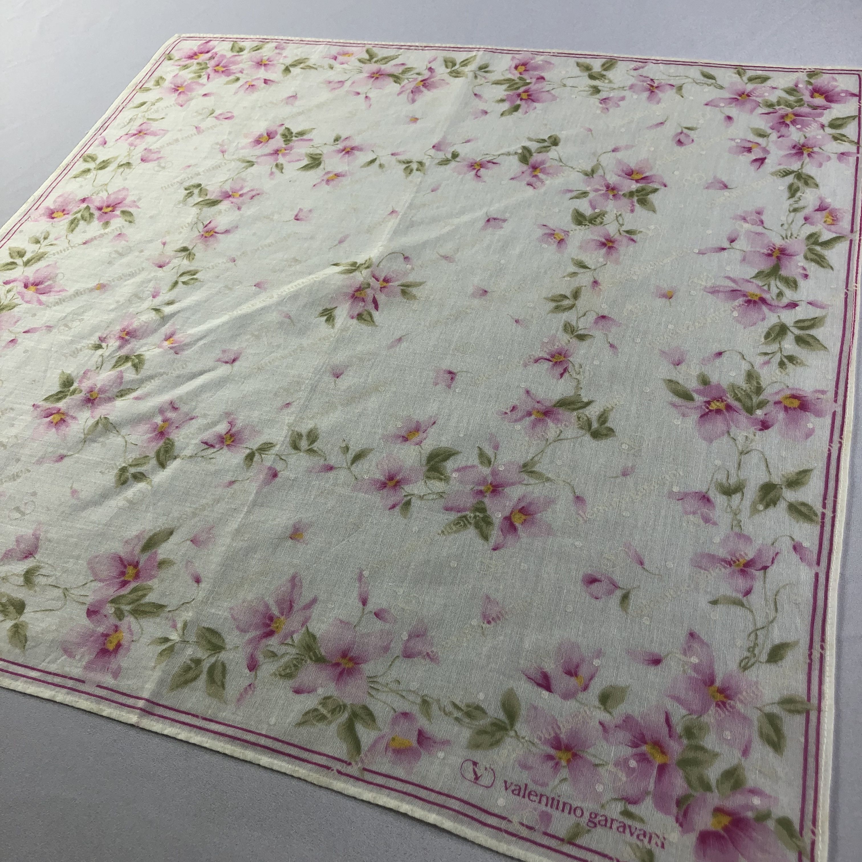 Vintage Valentino GaravanI Handkerchief Neckerchief Bandana H2145 Size ONE SIZE - 3 Thumbnail