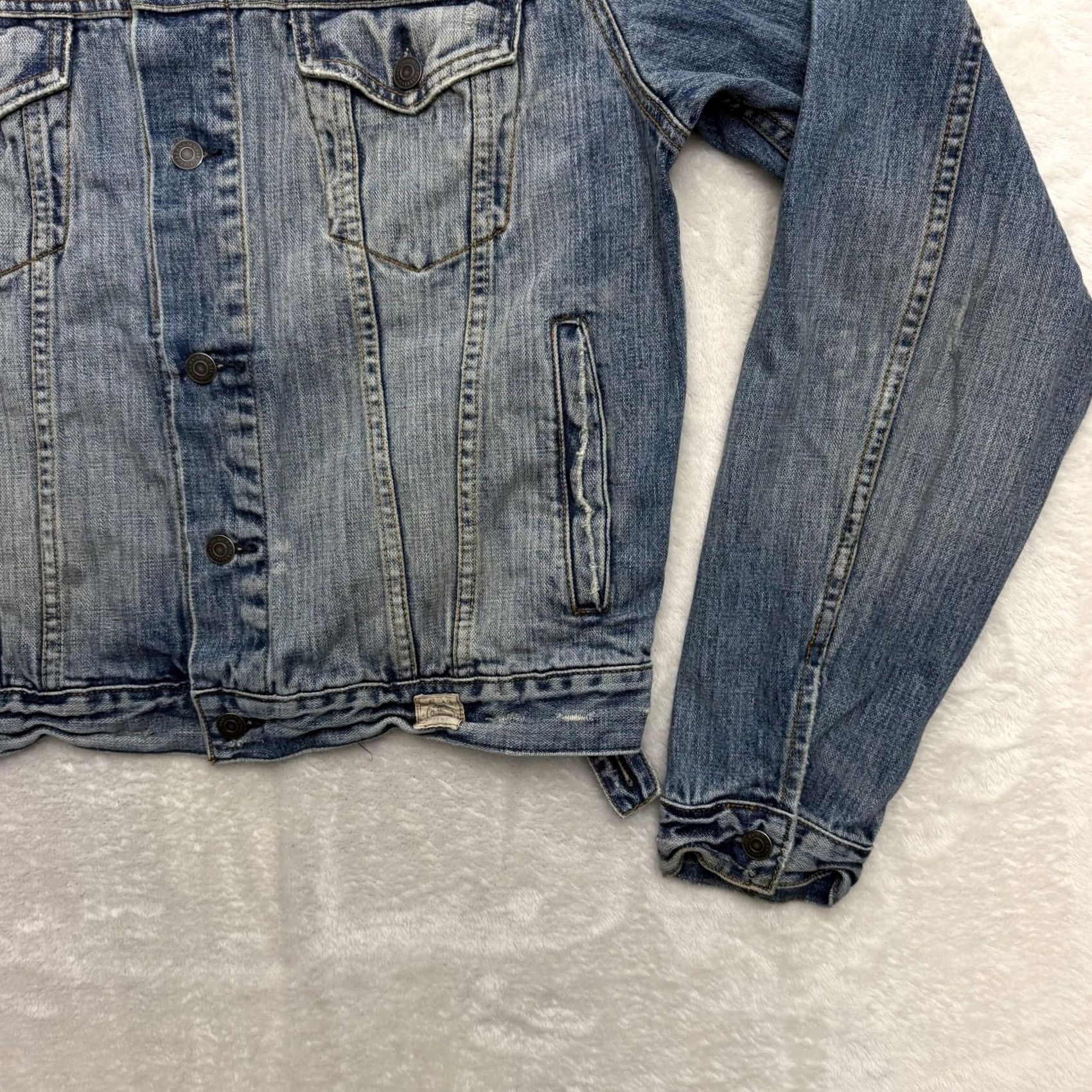 Abercrombie & Fitch Abercrombie & Fitch Jacket Mens Medium Blue Denim Trucker Bomber Distressed Cotton Solid Denim Button Pocket Casual Workwear Size US M / EU 48-50 / 2 - 4 Thumbnail