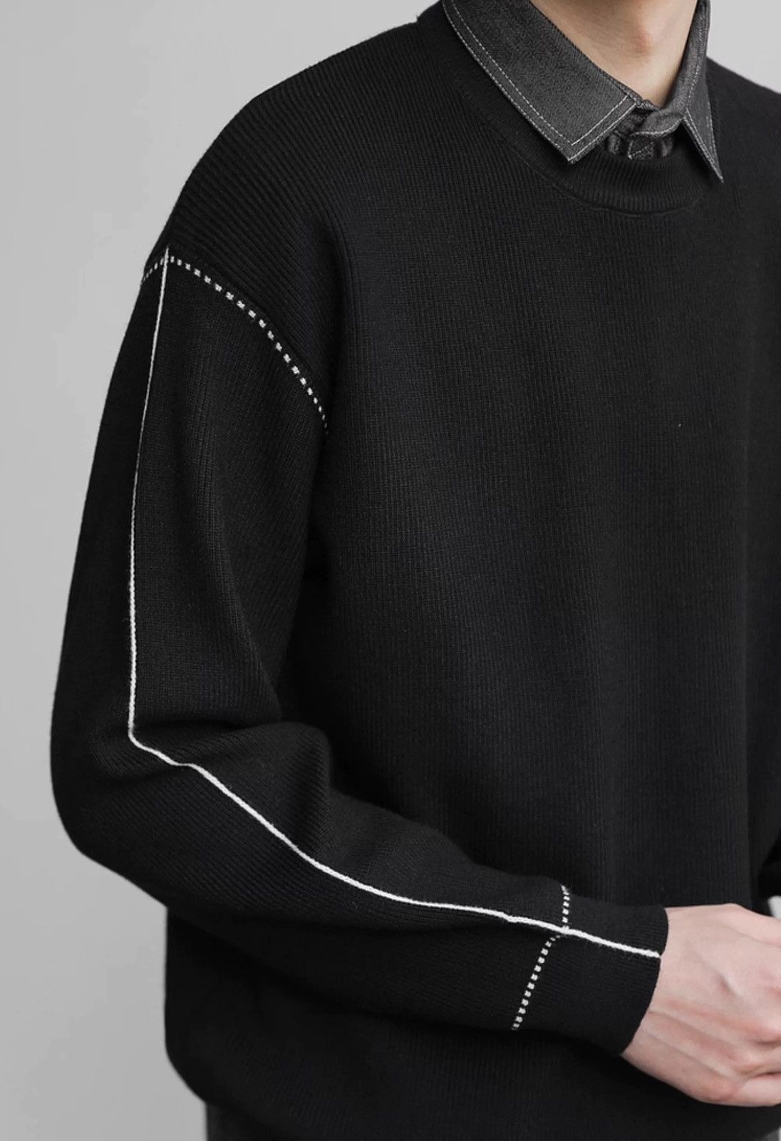 Cleanfit retro cross contrast thread layered collar sweater