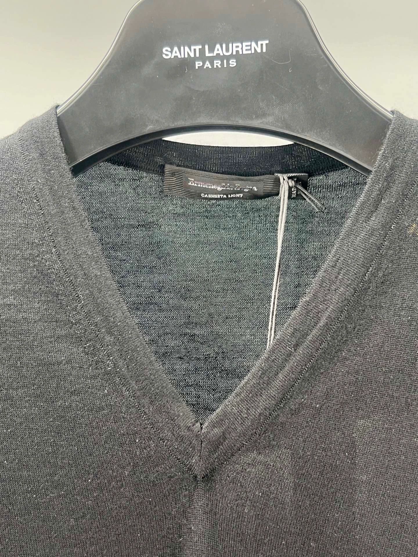 Ermenegildo Zegna black cashmere silk blend V-neck sweater Size US M / EU 48-50 / 2 - 2 Thumbnail