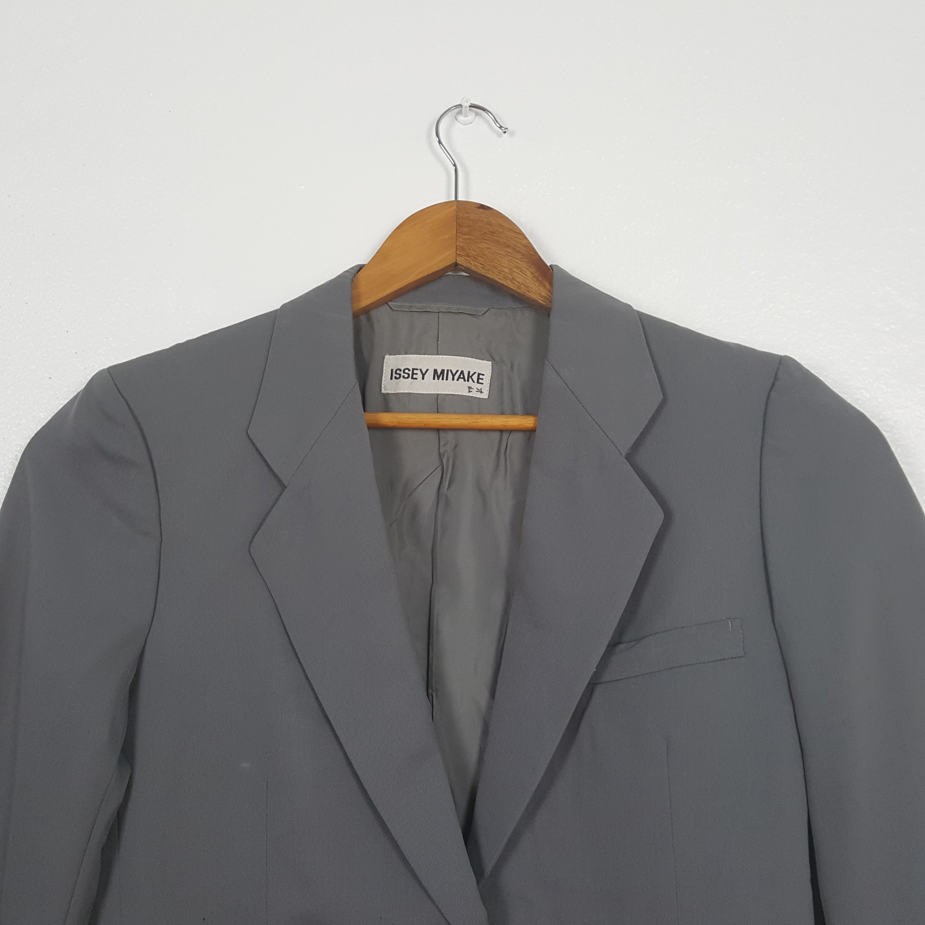 Issey Miyake Vintage Issey Miyake Japanese Designer Coat C307N18 Size US S / EU 44-46 / 1 - 2 Thumbnail