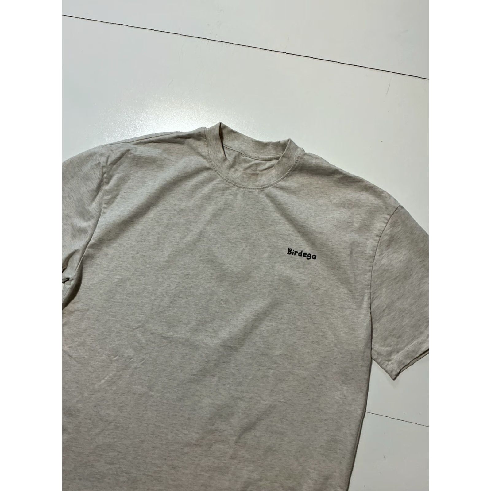 Market Birdega Market Golf Caddy Graphic Gray Heavyweight Crewneck S/S T-Shirt L Mens Gray 50 Chest 31 Length Vintage? (No N/A) Size US L / EU 52-54 / 3 - 4 Thumbnail